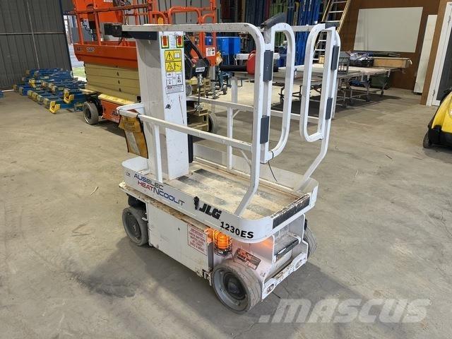 JLG 1230ES 垂直昇降型リフト