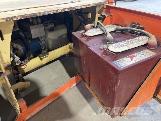 JLG 1230ES 垂直昇降型リフト
