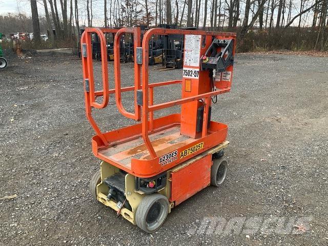 JLG 1230ES 垂直昇降型リフト
