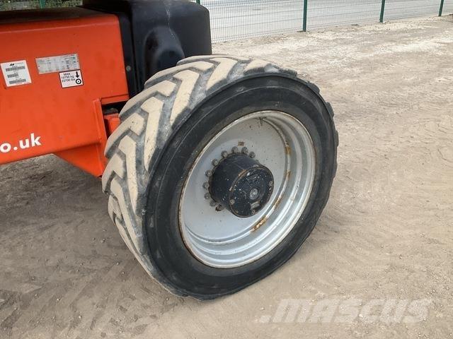 JLG 1250AJ ブームリフト　屈伸型