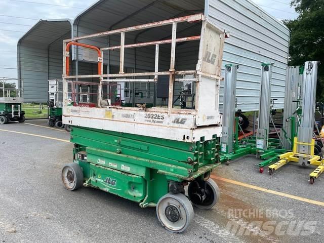 JLG 2032ES シザースリフト