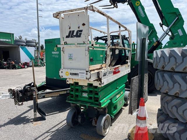 JLG 2032ES シザースリフト