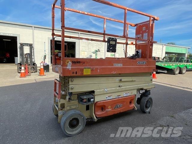 JLG 2032ES シザースリフト
