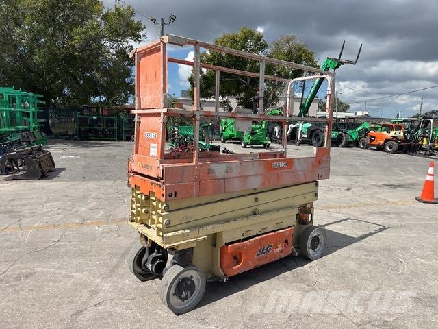 JLG 2032ES シザースリフト