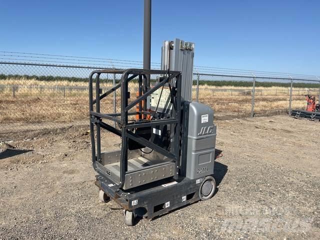 JLG 20MVL 垂直昇降型リフト