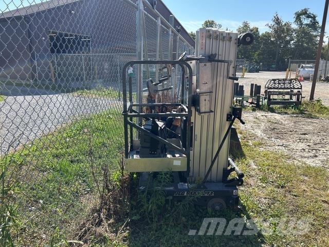 JLG 25AM 垂直昇降型リフト