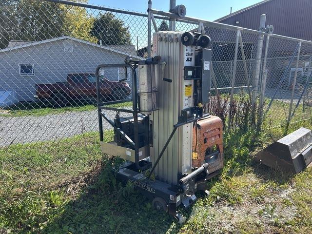 JLG 25AM 垂直昇降型リフト