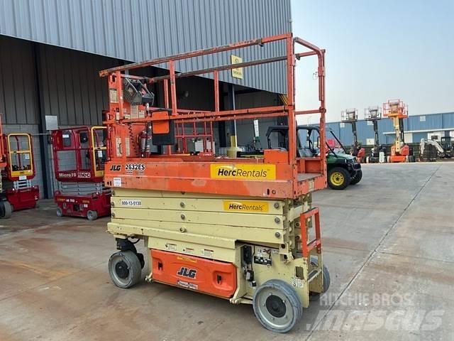 JLG 2632ES シザースリフト