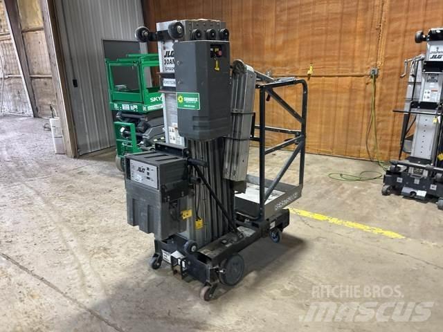 JLG 30AM 垂直昇降型リフト