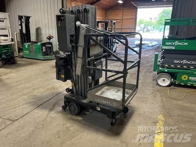 JLG 30AM 垂直昇降型リフト