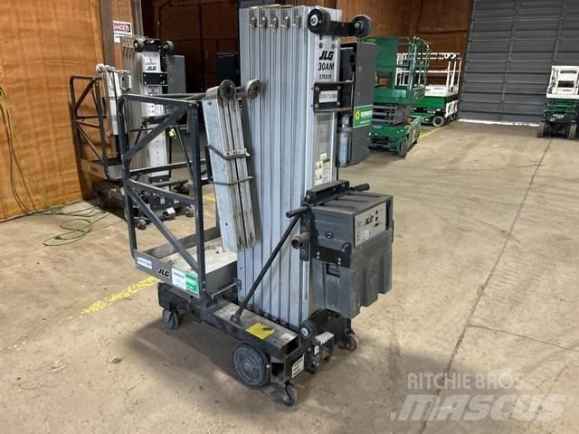 JLG 30AM 垂直昇降型リフト