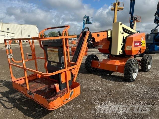 JLG 340AJ ブームリフト　屈伸型