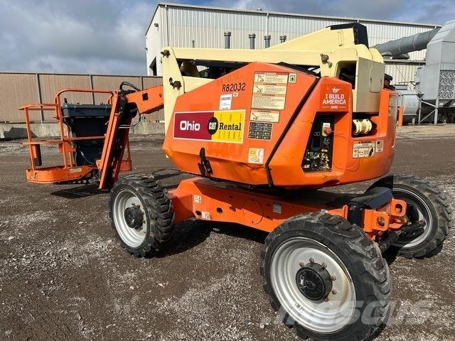 JLG 340AJ ブームリフト　屈伸型