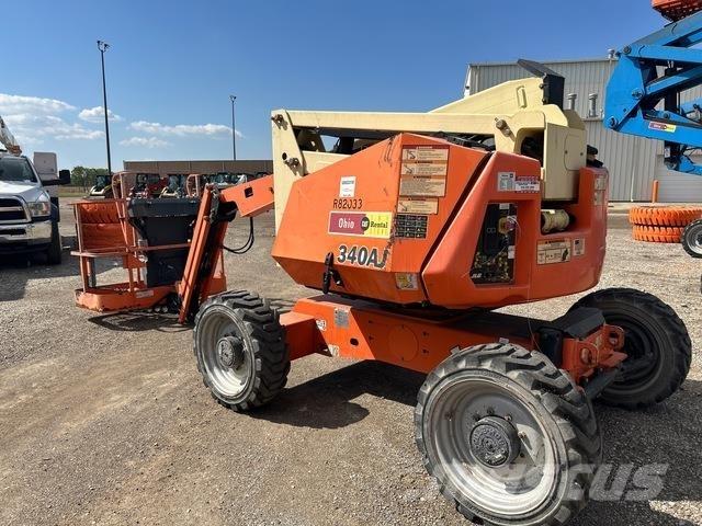 JLG 340AJ ブームリフト　屈伸型