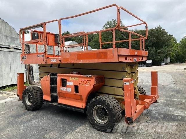 JLG 4394 RT シザースリフト