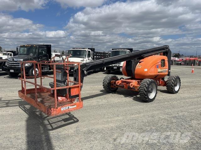 JLG 600A ブームリフト　屈伸型
