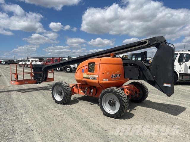 JLG 600A ブームリフト　屈伸型