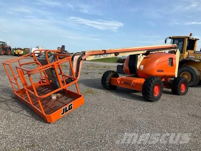 JLG 600A ブームリフト　屈伸型