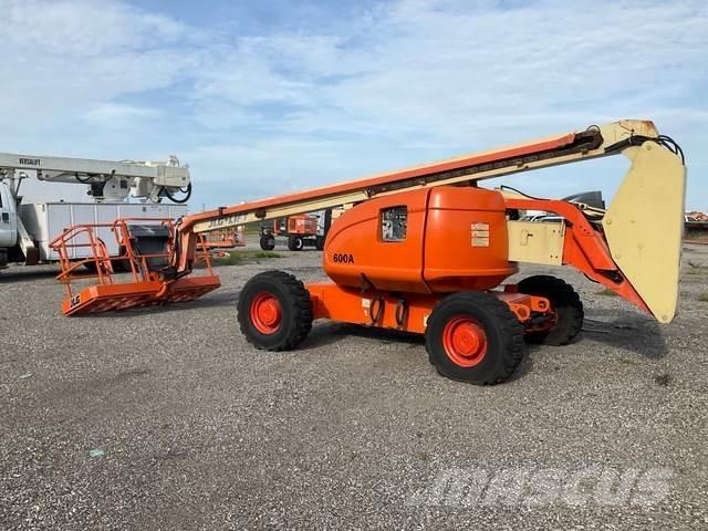 JLG 600A ブームリフト　屈伸型