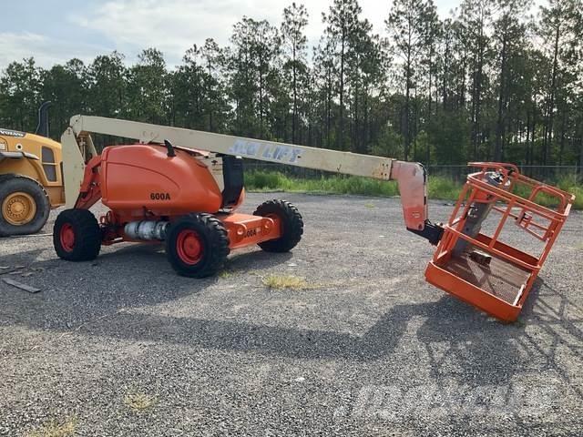 JLG 600A ブームリフト　屈伸型