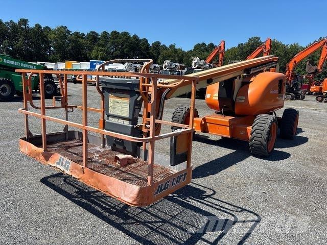 JLG 600A ブームリフト　屈伸型