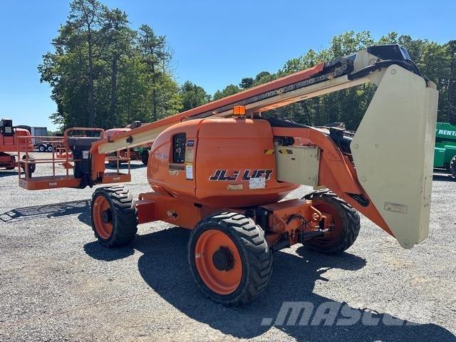 JLG 600A ブームリフト　屈伸型