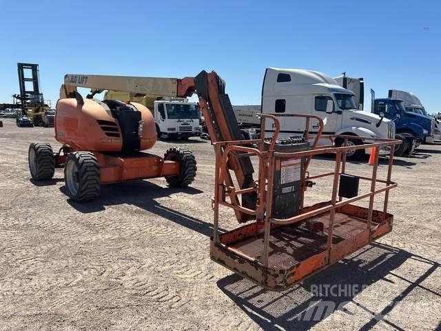 JLG 600AJ ブームリフト　屈伸型