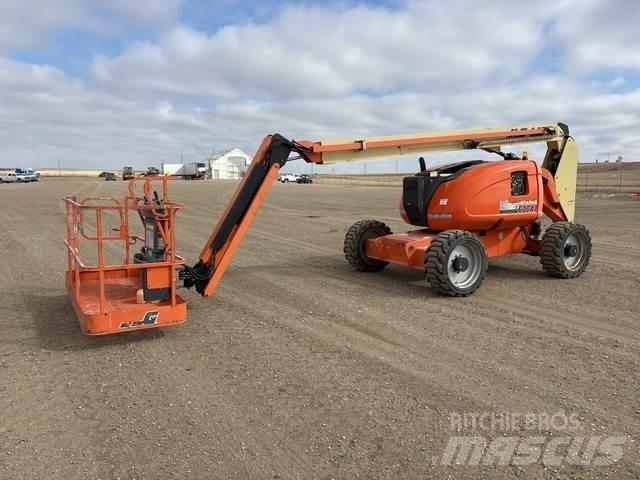 JLG 600AJ ブームリフト　屈伸型
