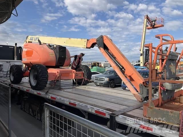 JLG 600AJ ブームリフト　屈伸型