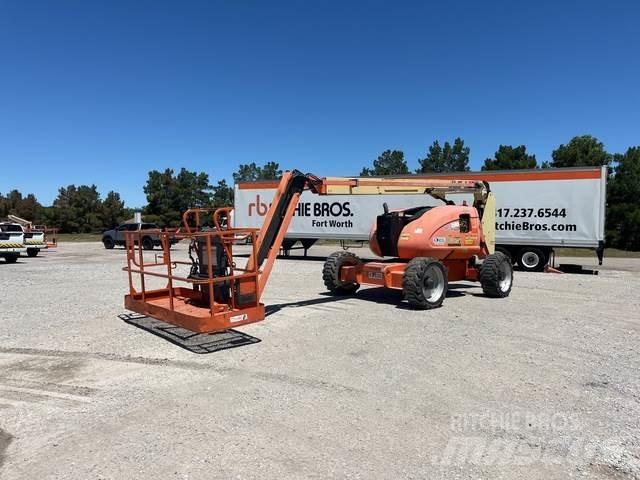 JLG 600AJ ブームリフト　屈伸型