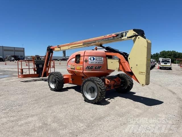 JLG 600AJ ブームリフト　屈伸型