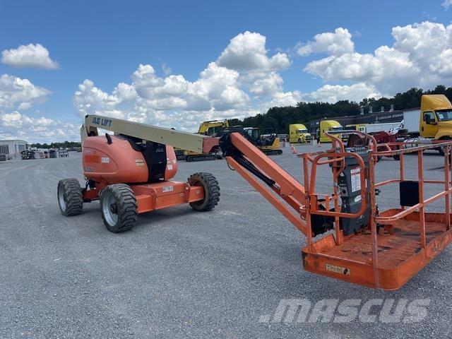 JLG 600AJ ブームリフト　屈伸型