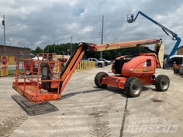 JLG 600AJ ブームリフト　屈伸型
