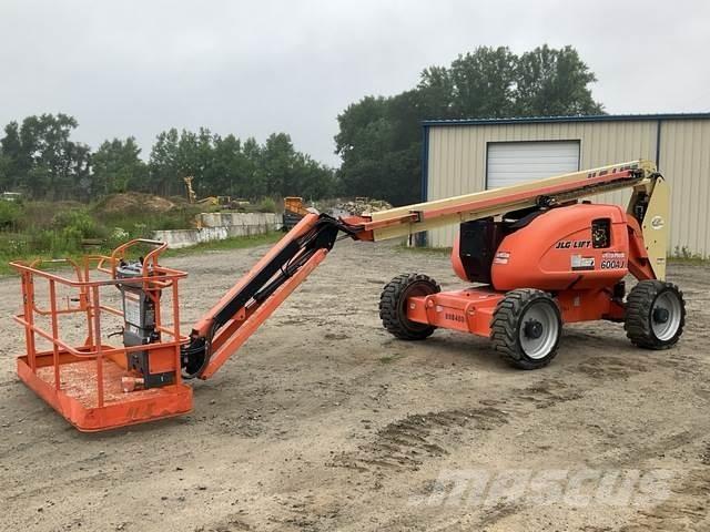 JLG 600AJ ブームリフト　屈伸型