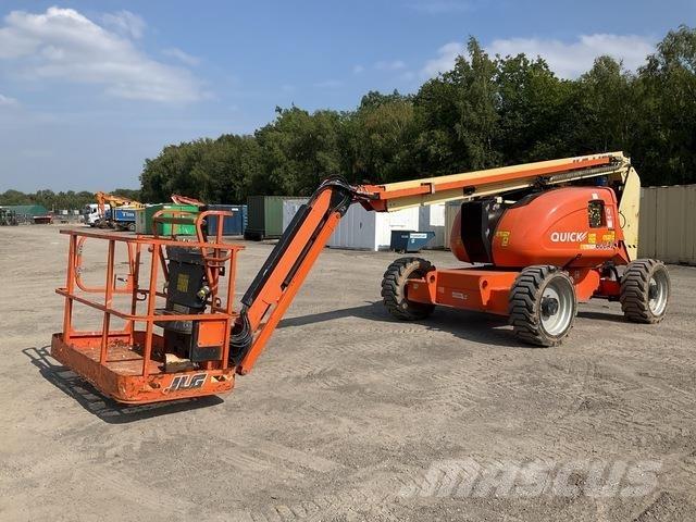 JLG 600AJ ブームリフト　屈伸型