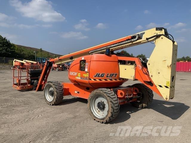 JLG 600AJ ブームリフト　屈伸型