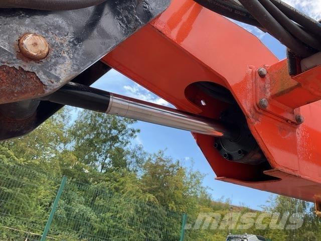 JLG 600AJ ブームリフト　屈伸型