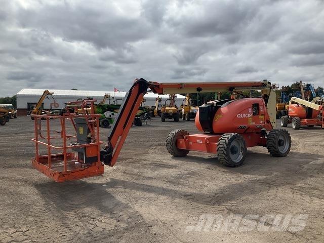 JLG 600AJ ブームリフト　屈伸型