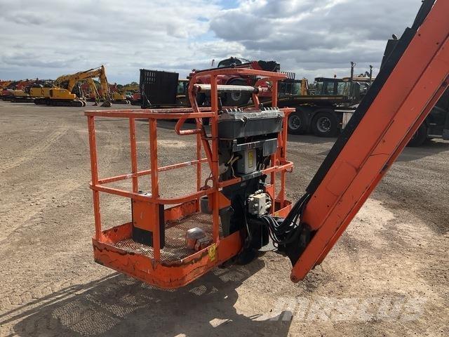 JLG 600AJ ブームリフト　屈伸型