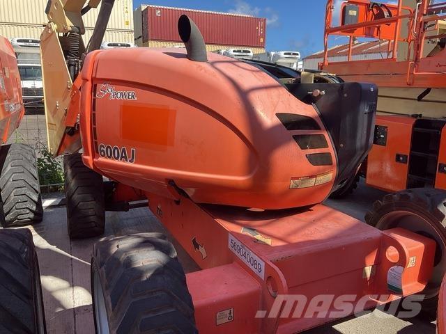 JLG 600AJ ブームリフト　屈伸型