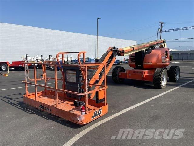 JLG 600AJ ブームリフト　屈伸型