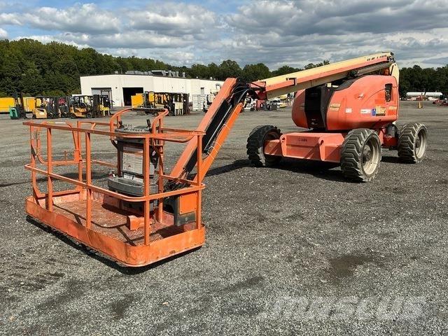 JLG 600AJ ブームリフト　屈伸型