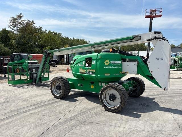JLG 600AJ ブームリフト　屈伸型