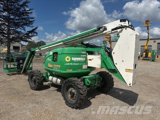 JLG 600AJN ブームリフト　屈伸型