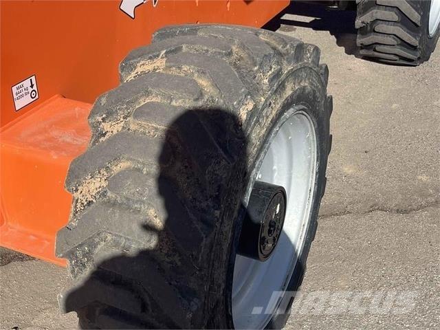 JLG 660SJ ブームリフト　直伸型