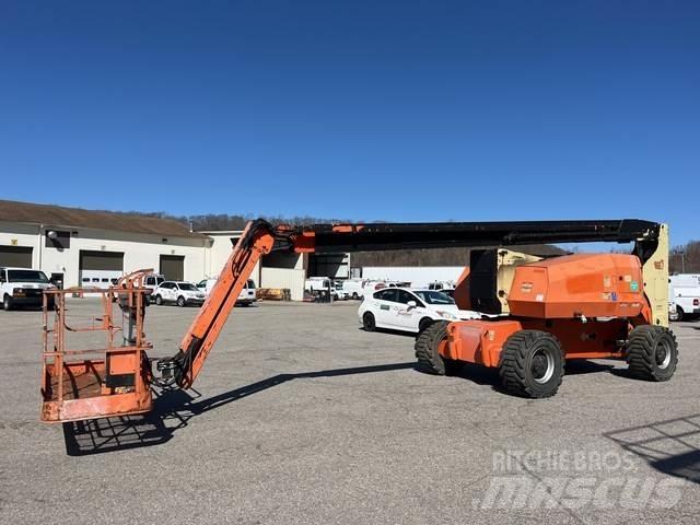 JLG 800 AJ ブームリフト　屈伸型