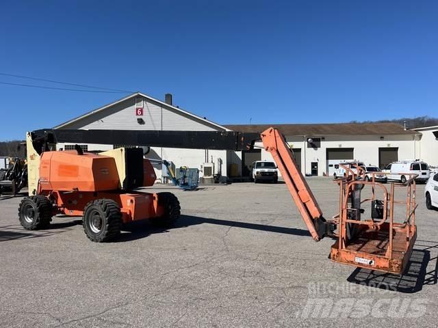 JLG 800 AJ ブームリフト　屈伸型