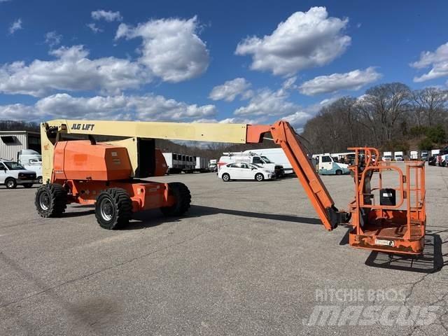 JLG 800 AJ ブームリフト　屈伸型