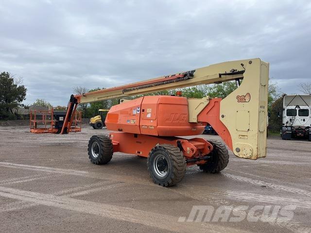 JLG 800 AJ ブームリフト　屈伸型