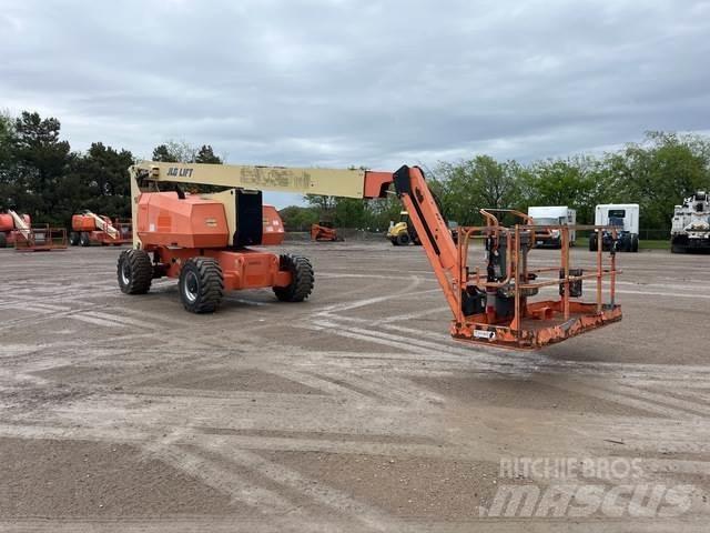 JLG 800 AJ ブームリフト　屈伸型